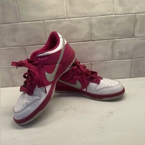 Nike Dunk Low Rave Pink Women’s Size 7 Magenta Y2K Colorful